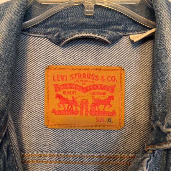 Levi's Denim Jacket with Tan Label - Picture 2 of 4